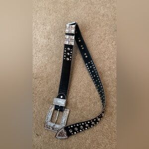New belt without tags size small black with bling